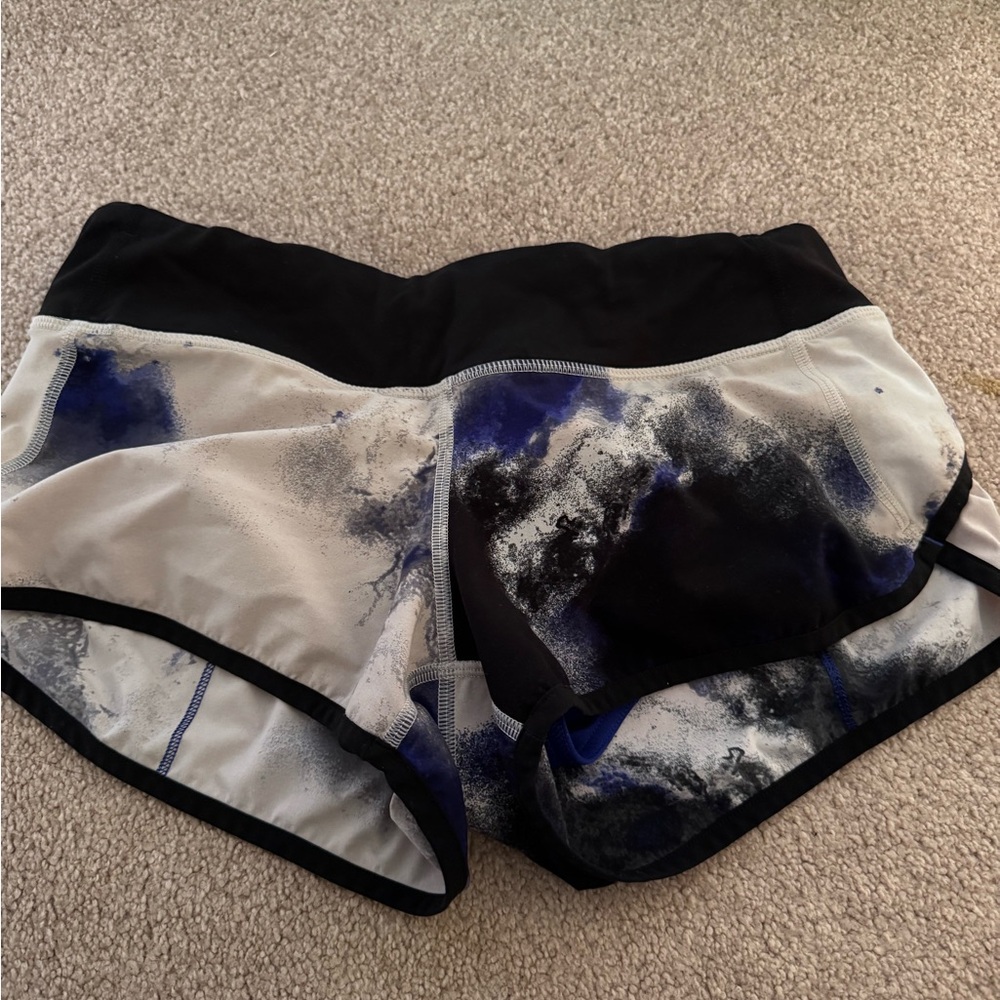 Lululemon Athletica tie dye Black and Blue Athletic Shorts size 4
